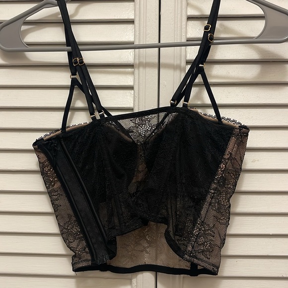 victoria’s secret sexy lace corset, size 34C - Picture 2 of 5